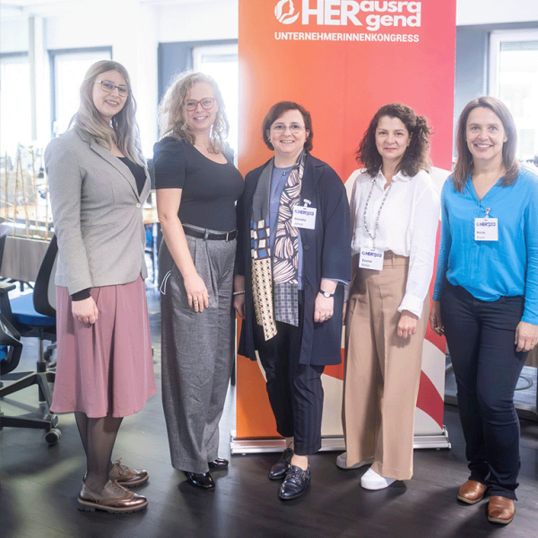 Speakerinnen und Organisatorinnen beim HERausragend Breakfast 2024