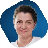 Zsuzsa Rötter, CEO Ein Portraitbild von Zsuzsa Rötter