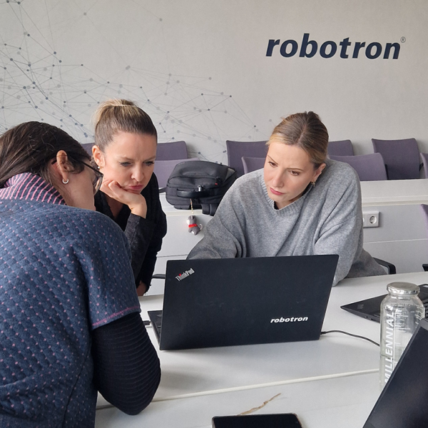 Praxis-Workshop zu KI im B2B-Content-Marketing bei Robotron in Dresden
